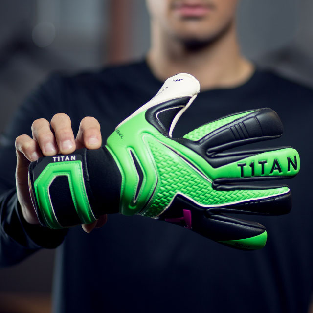 T1tan top goalkeeper gloves